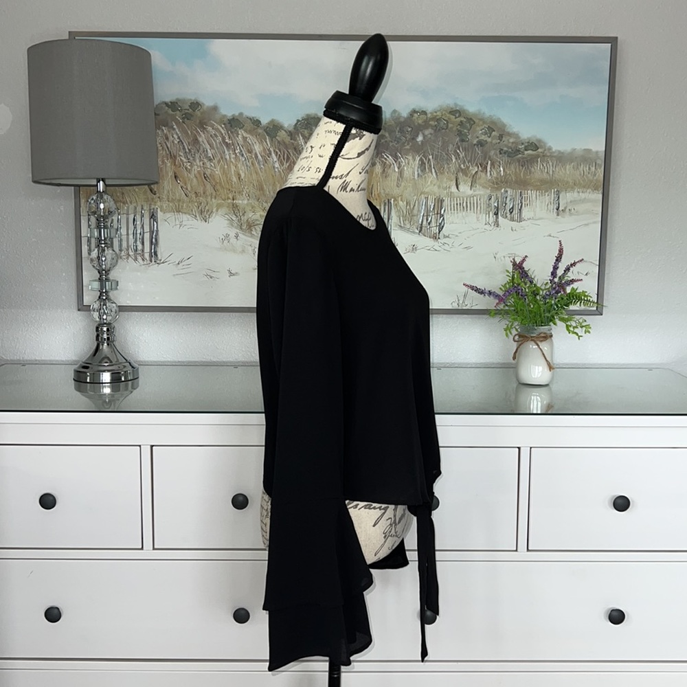 Self 💚 Esteem Bell Sleeve Mid-Crop Pullover Sheer Tie Front Blouse in Jet-black - Picture 5 of 8